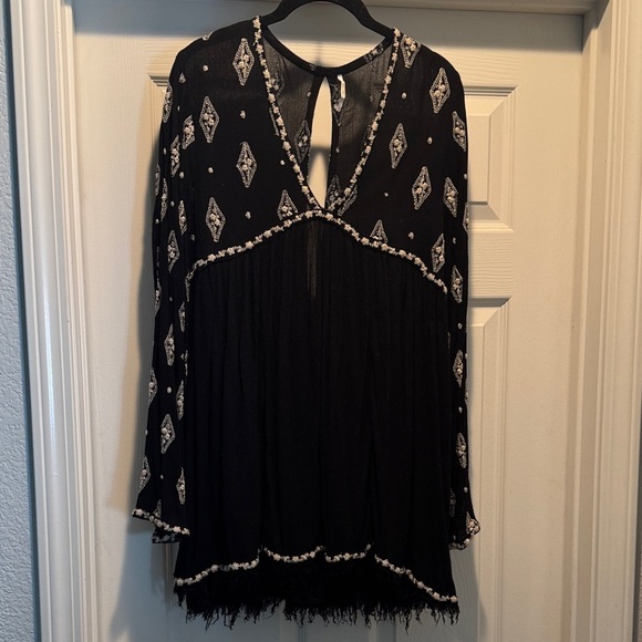 Free People Black Embroidered Bell Sleeve Tunic Dress or Blouse Small - Picture 7 of 9
